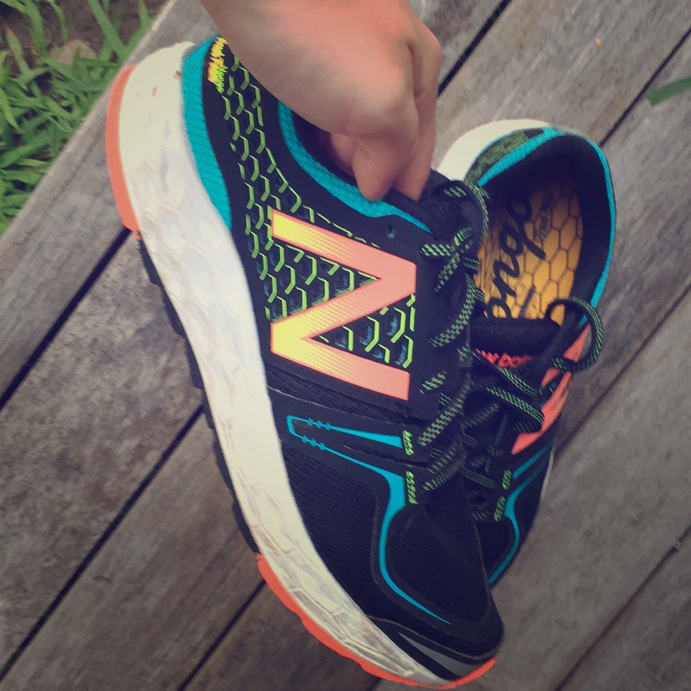NEW BALANCE RUNNING SHOES